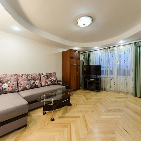 Apartment On Lesi Ukrainky Blvd Kiev Eksteriør billede