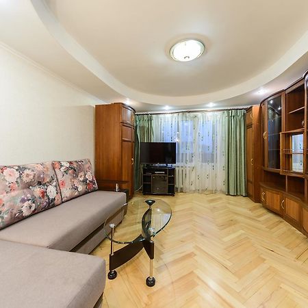 Apartment On Lesi Ukrainky Blvd Kiev Eksteriør billede