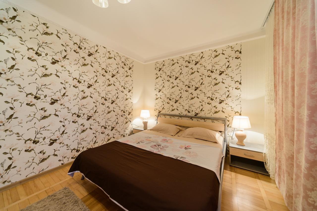 Apartment On Lesi Ukrainky Blvd Kiev Eksteriør billede