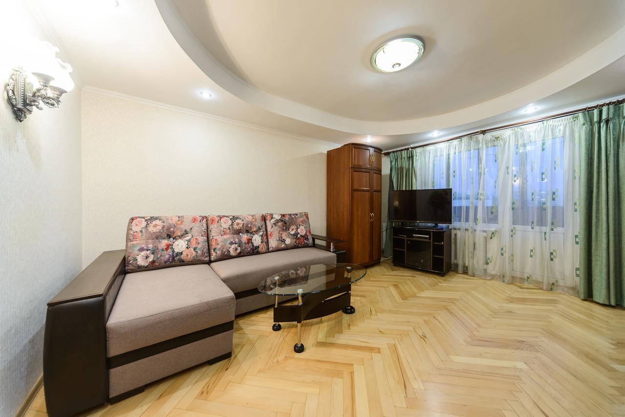 Apartment On Lesi Ukrainky Blvd Kiev Eksteriør billede