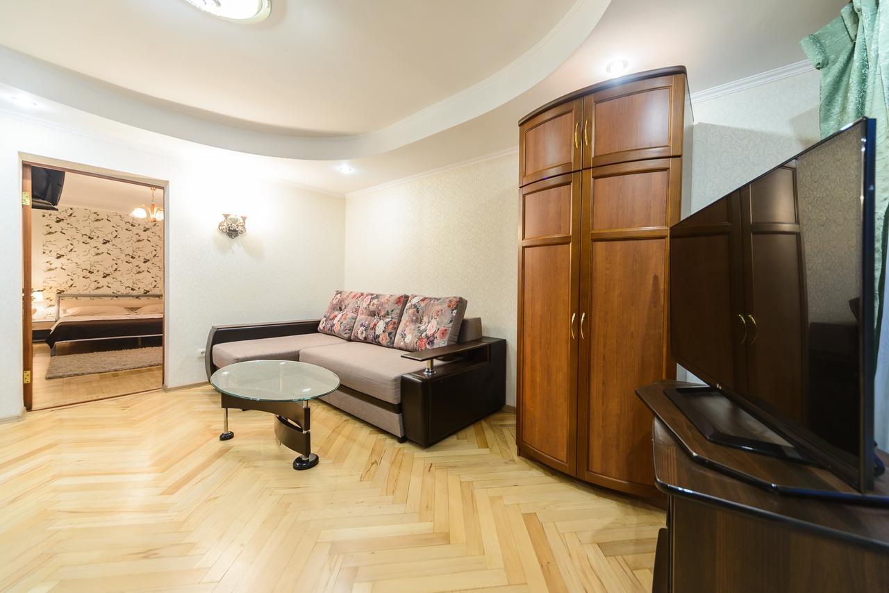 Apartment On Lesi Ukrainky Blvd Kiev Eksteriør billede