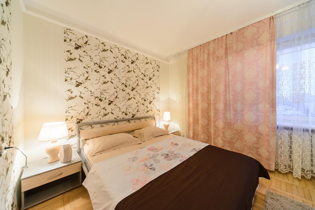 Apartment On Lesi Ukrainky Blvd Kiev Eksteriør billede
